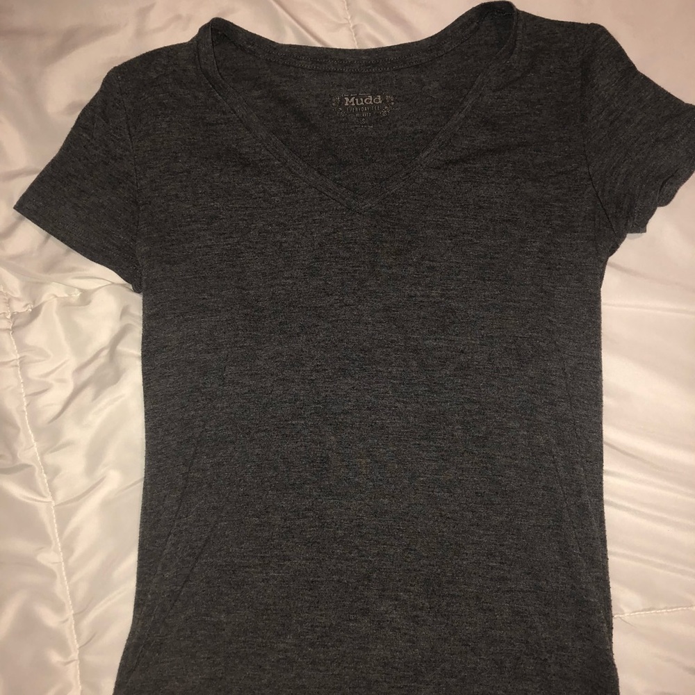 Gray T-shirt.